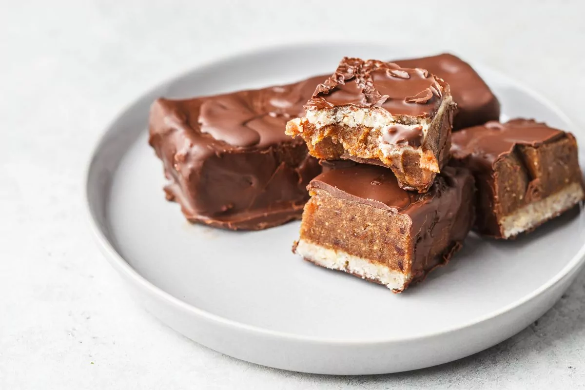How To Make Paleo-Friendly Vegan Snickers